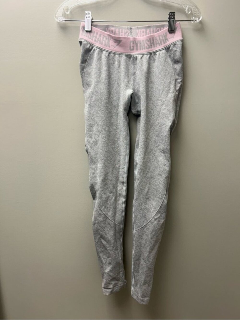 Gymshark‎ Women’s Grey & Pink Leggings